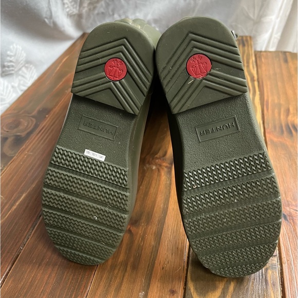 Hunter Tall Rain Boots in Green. Women’s 5. - Picture 5 of 5